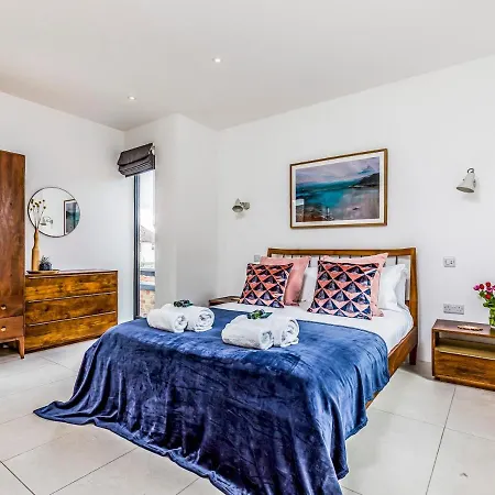 Pass The Keys Modern 2 Bedroom City Apartment With Parking Chichester Exterior photo