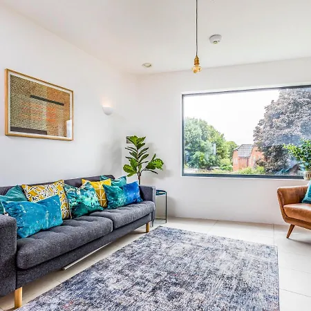 Pass The Keys Modern 2 Bedroom City Apartment With Parking Chichester Exterior photo