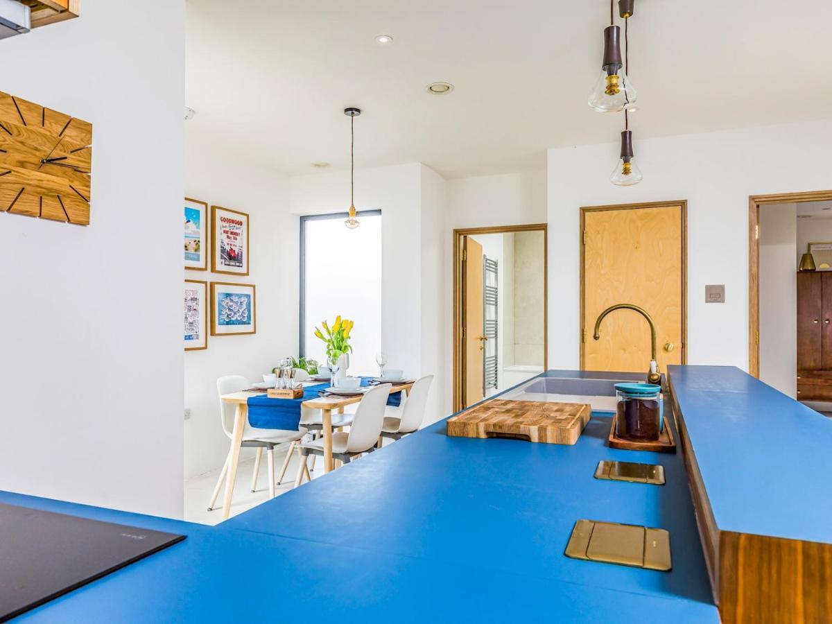 Apartment Pass The Keys Modern 2 Bedroom With Parking