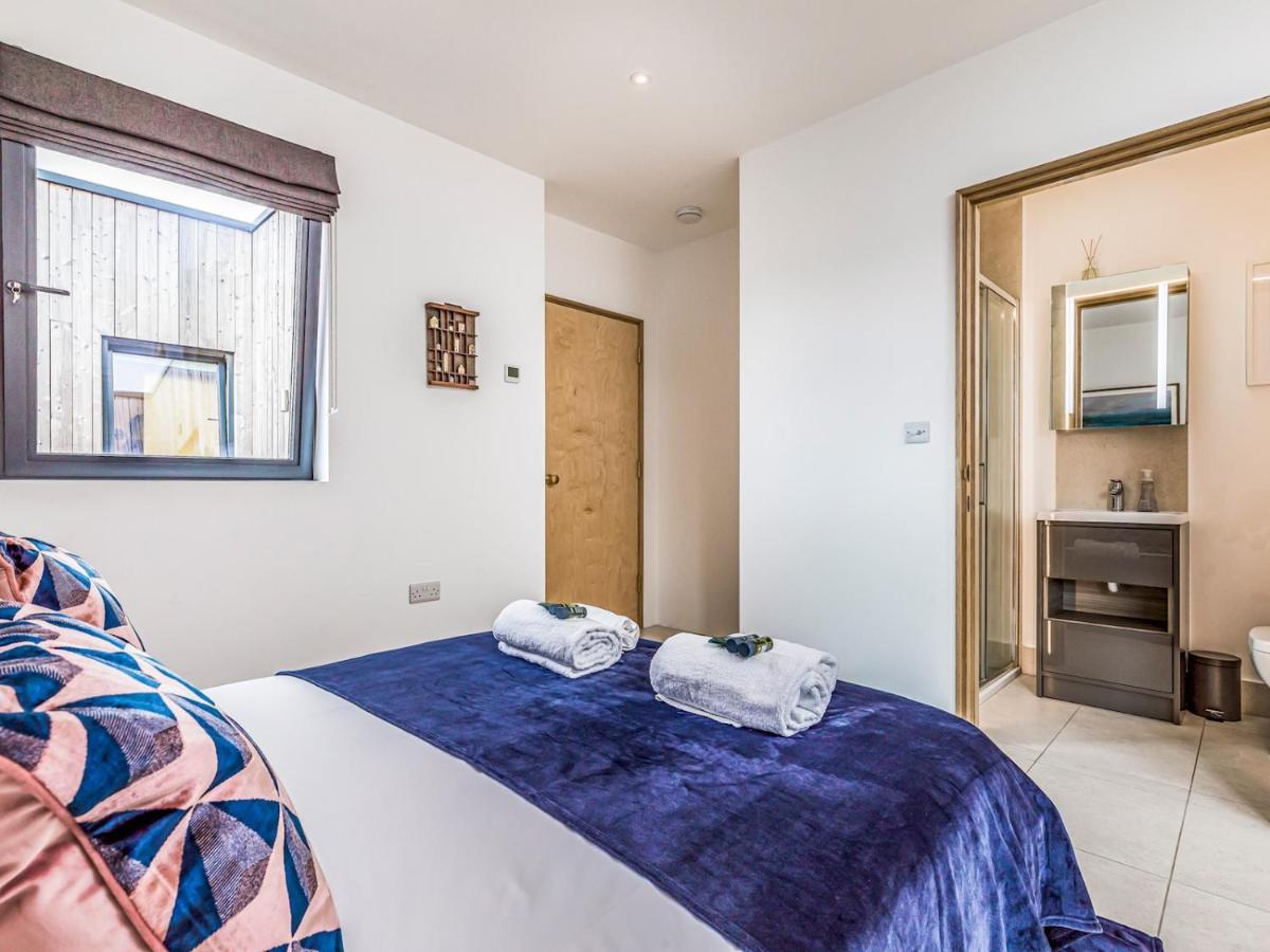Apartment Pass The Keys Modern 2 Bedroom With Parking