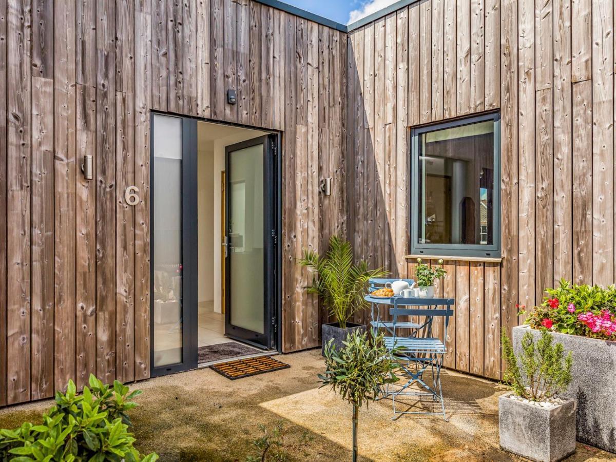 Pass The Keys Modern 2 Bedroom With Parking Chichester