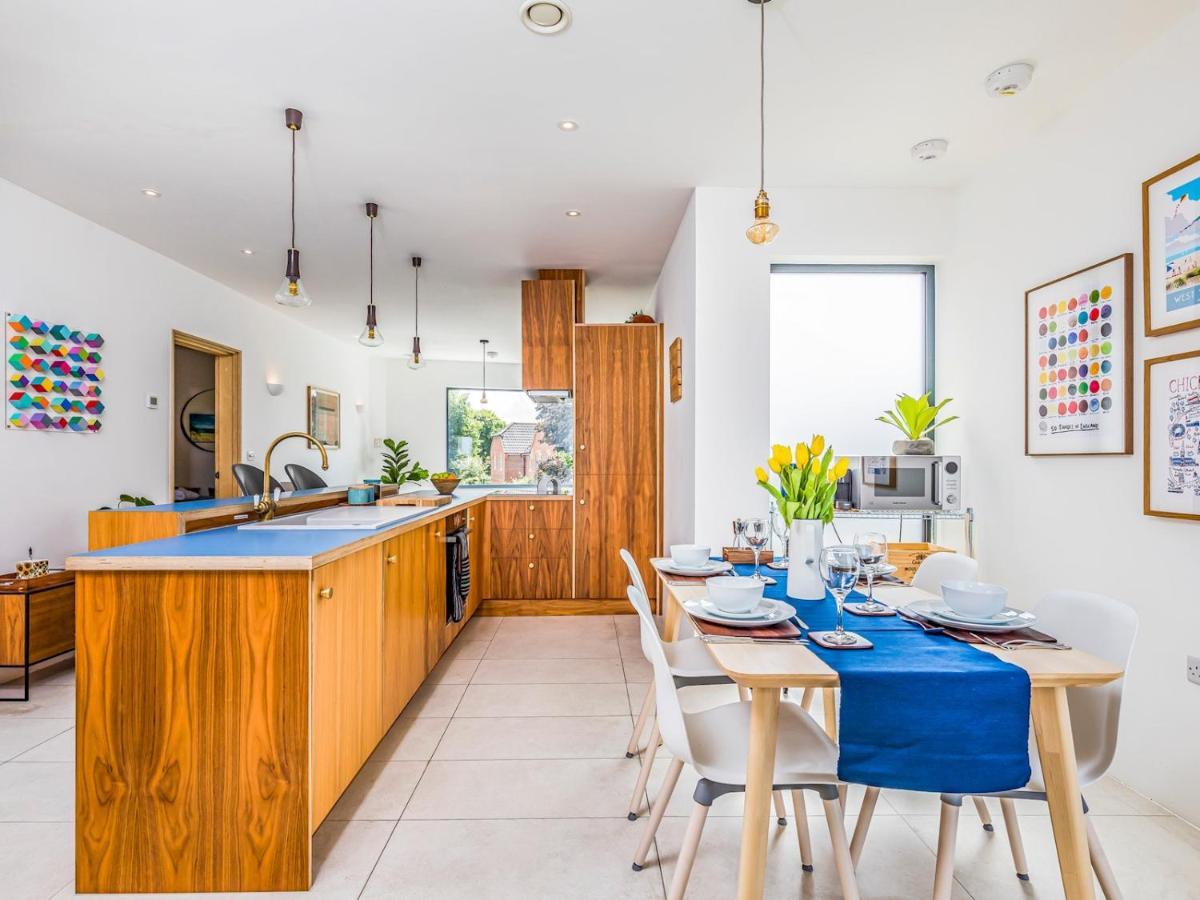Pass The Keys Modern 2 Bedroom With Parking Chichester