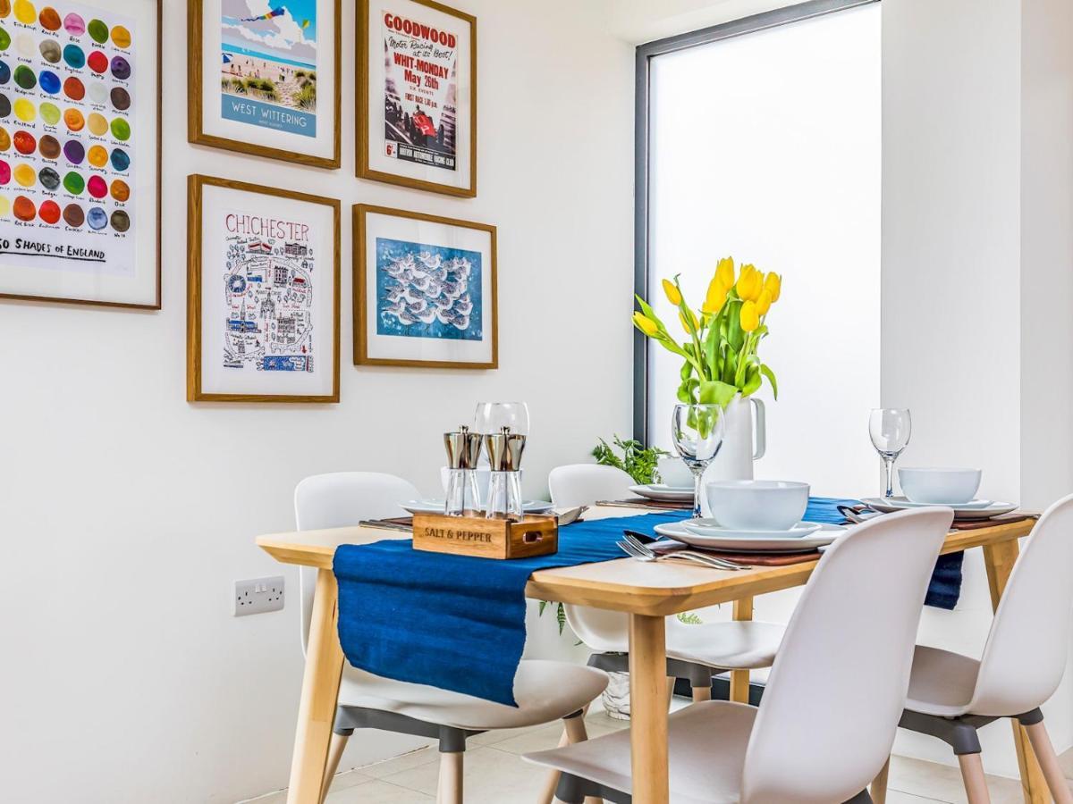 Pass The Keys Modern 2 Bedroom With Parking * Chichester
