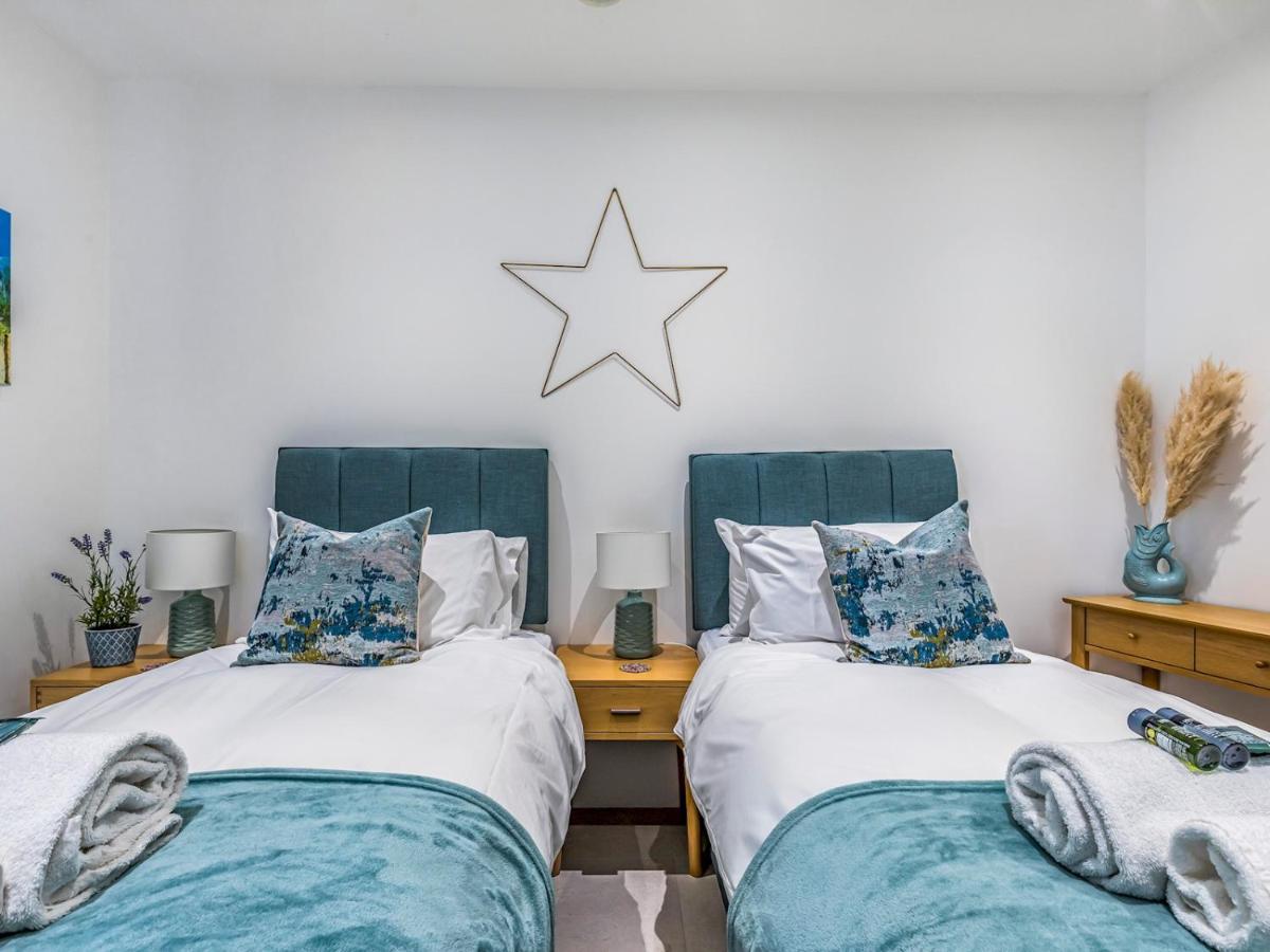 Pass The Keys Modern 2 Bedroom With Parking * Chichester
