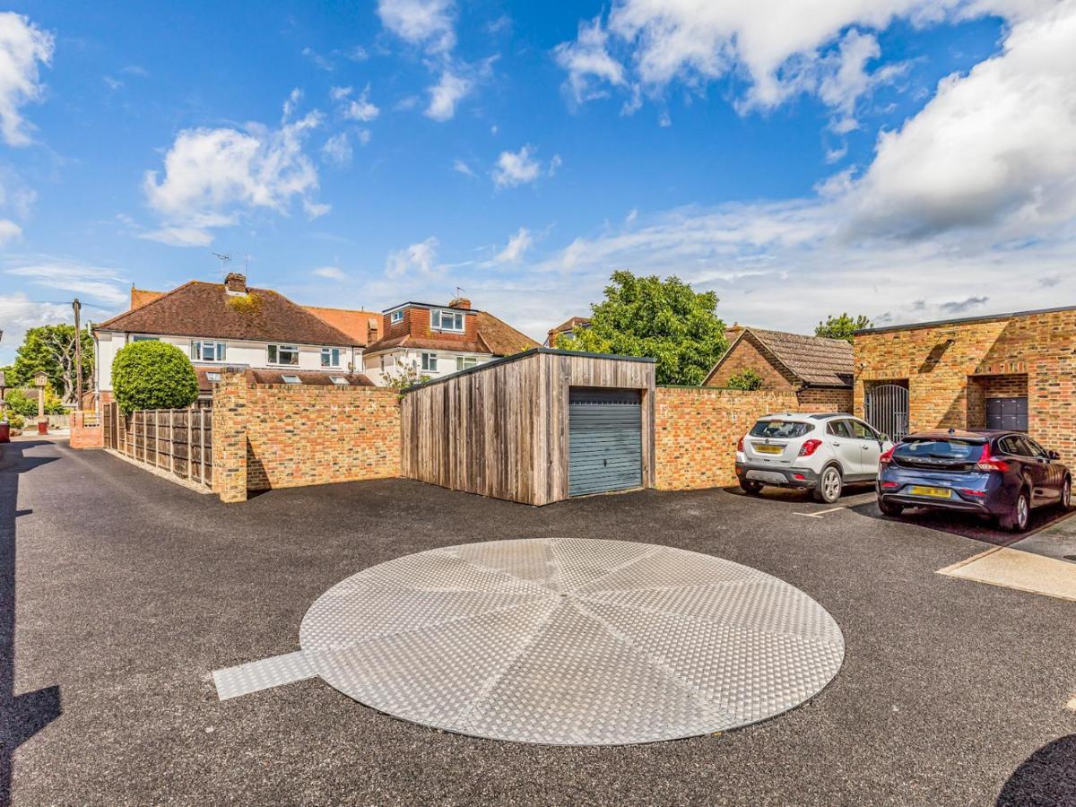 Apartment Pass The Keys Modern 2 Bedroom With Parking Chichester